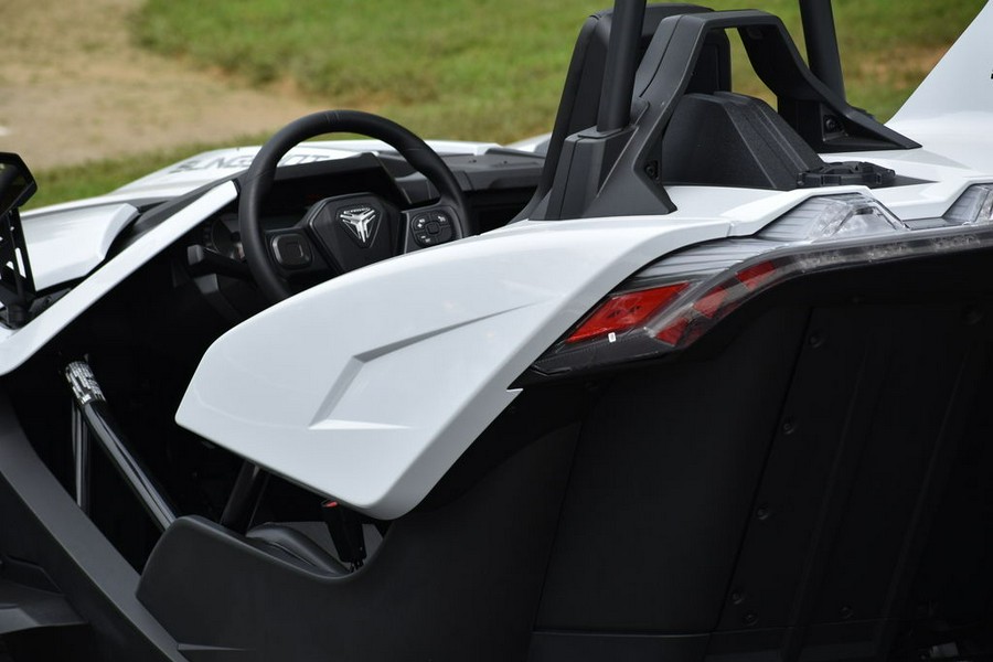 2023 Polaris Slingshot® Slingshot® S Manual