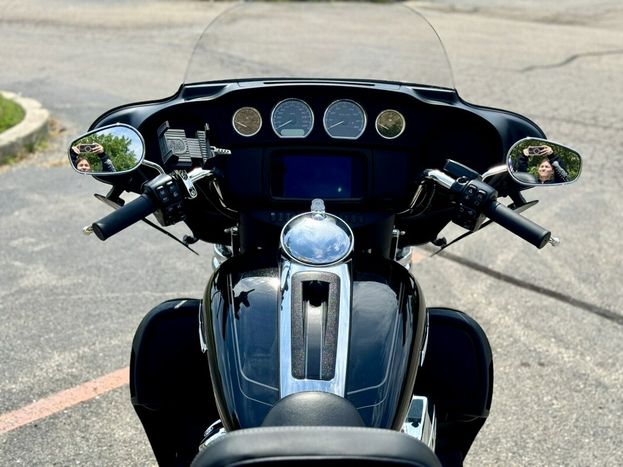 2024 Harley-Davidson Tri Glide Ultra Vivid Black