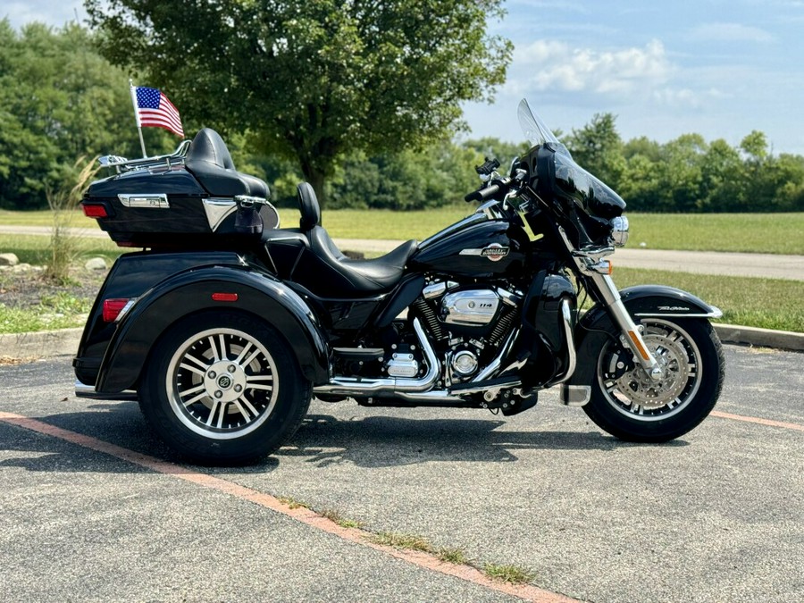 2024 Harley-Davidson Tri Glide Ultra Vivid Black