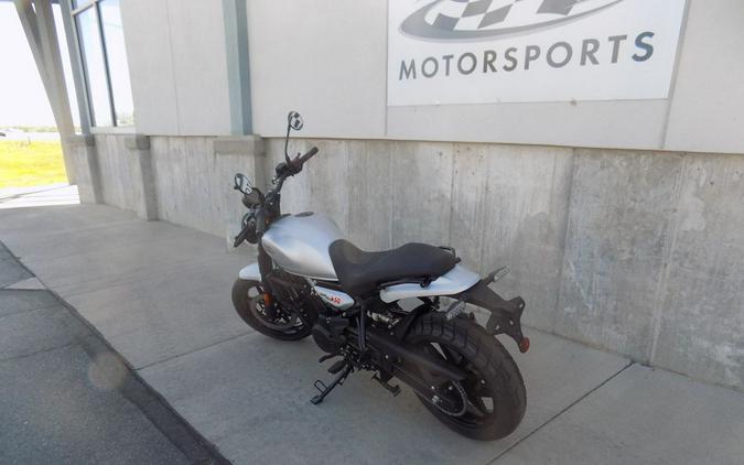 2026 Royal Enfield Guerrilla 450 Smoke Silver