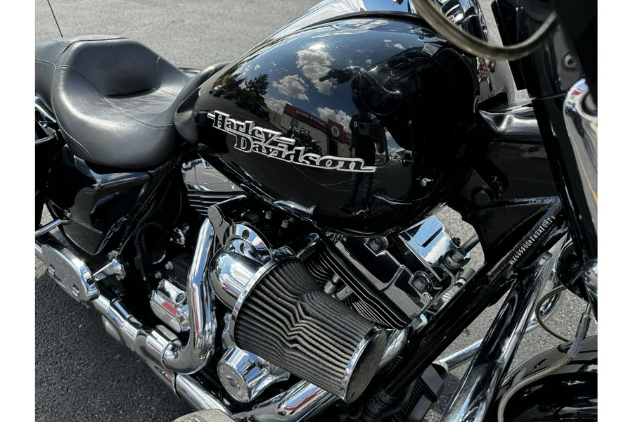 2013 Harley-Davidson® Street Glide Base