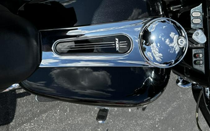 2013 Harley-Davidson Street Glide Base