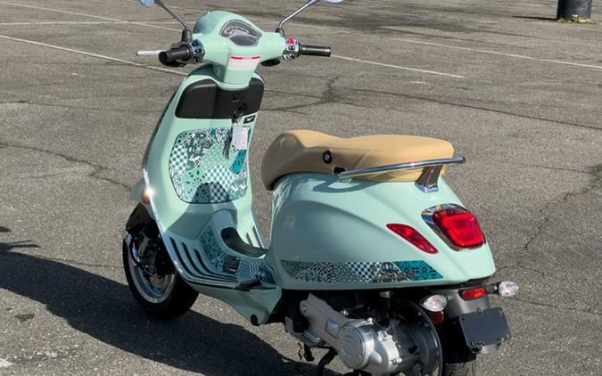 2025 Vespa Primavera 50 Batik