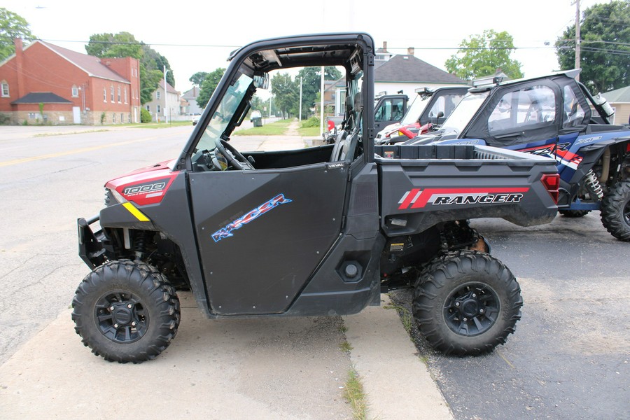 2021 Polaris Industries RANGER 1000 PREMIUM - MATTE SUNSET RED EPS