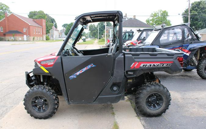 2021 Polaris Industries RANGER 1000 PREMIUM - MATTE SUNSET RED EPS