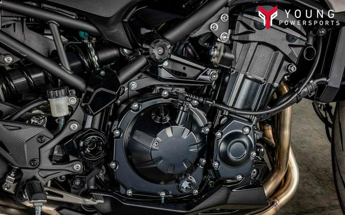 2025 Kawasaki Z900 ABS Metallic Spark Black/Metallic Carbon Gray