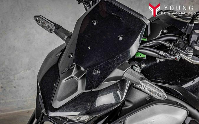 2025 Kawasaki Z900 ABS Metallic Spark Black/Metallic Carbon Gray