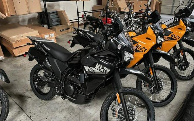 2026 KLR® 650 METALLIC SPARK BLACK - Kawasaki