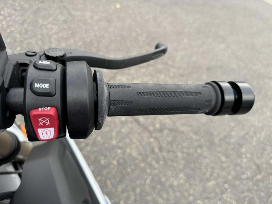 2023 BMW S 1000 R - LIGHT WHITE - SALE PENDING