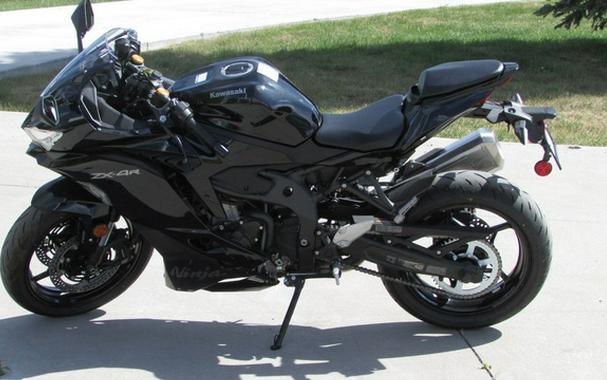2025 Kawasaki NINJA ZX-4R ABS