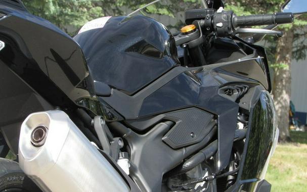 2025 Kawasaki NINJA ZX-4R ABS