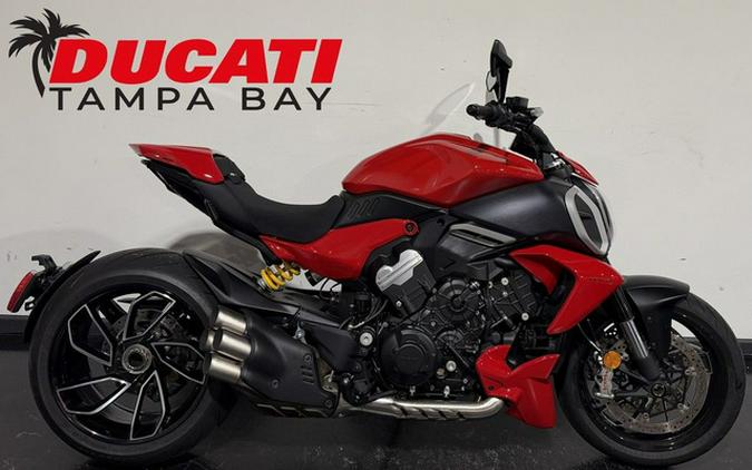 2024 Ducati Diavel V4 Red
