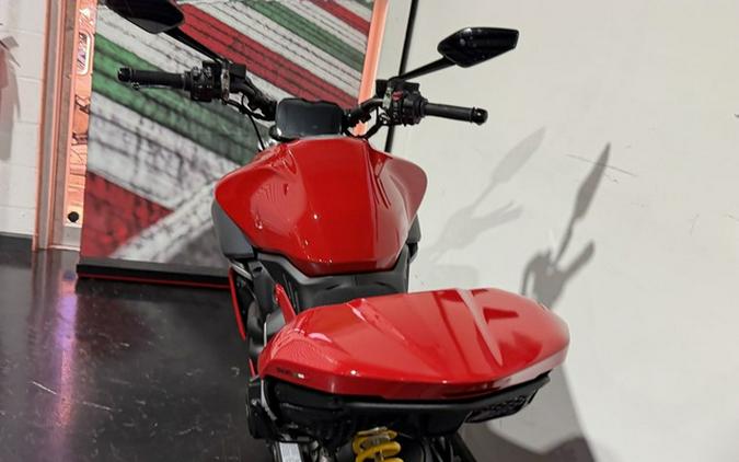 2024 Ducati Diavel V4 Red