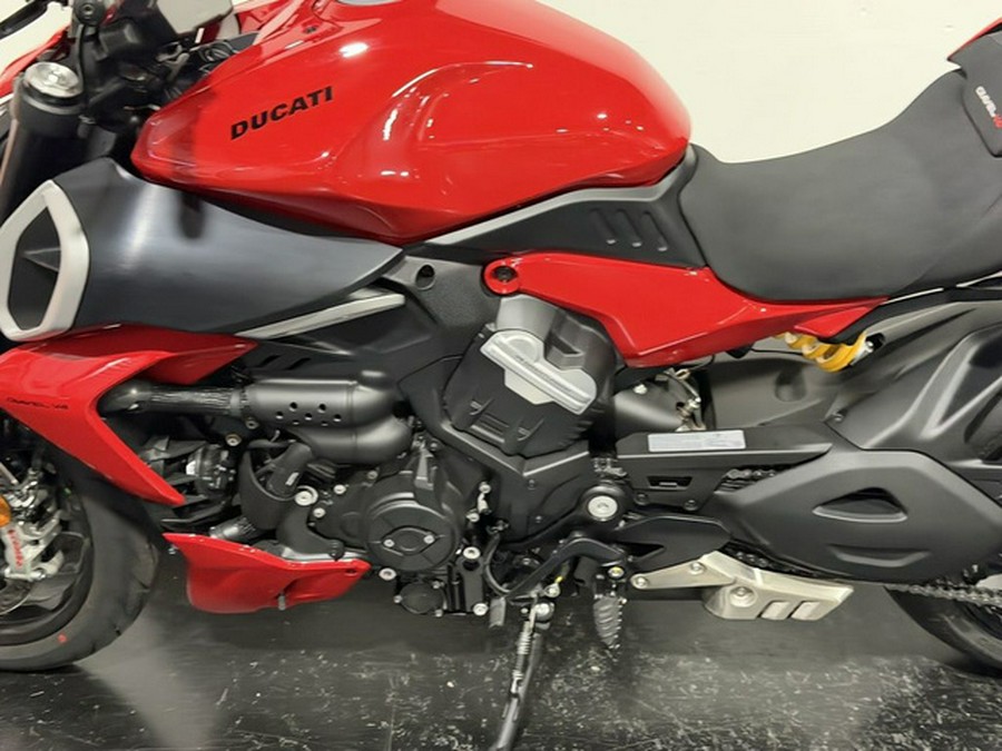 2024 Ducati Diavel V4 Red