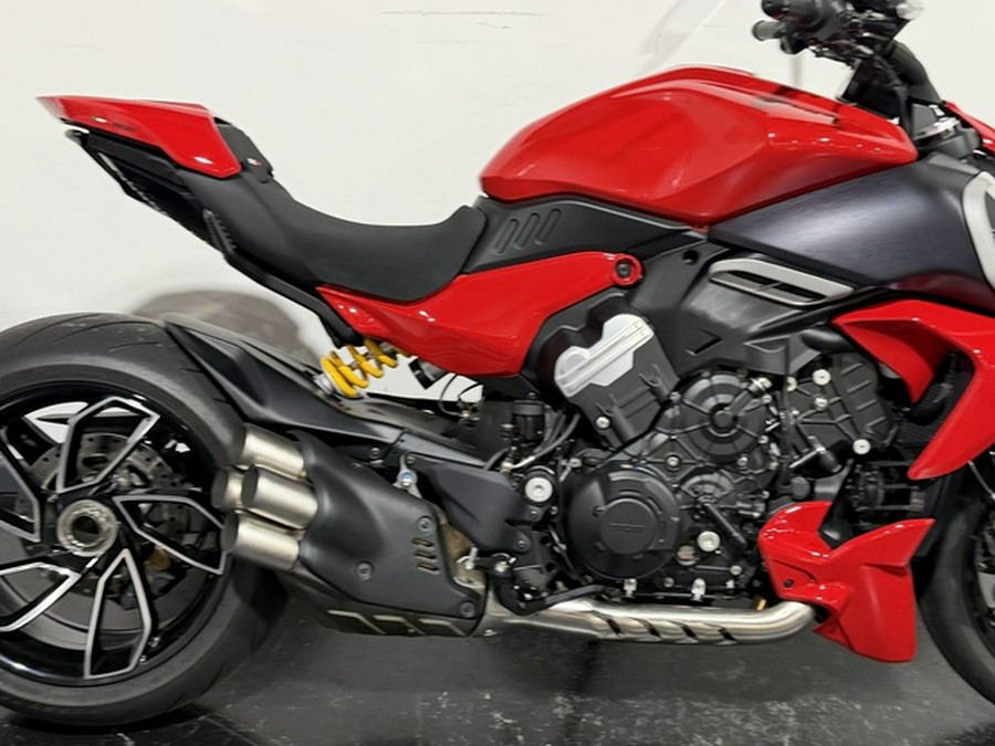 2024 Ducati Diavel V4 Red