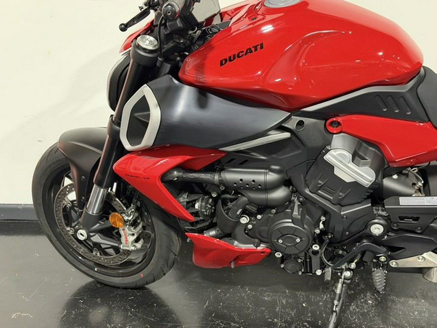 2024 Ducati Diavel V4 Red