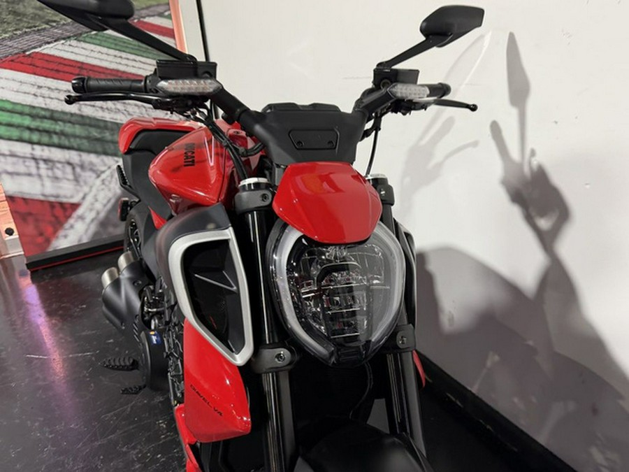 2024 Ducati Diavel V4 Red