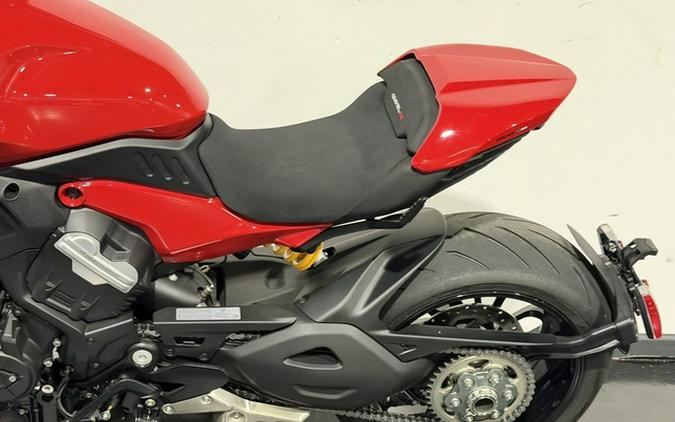 2024 Ducati Diavel V4 Red