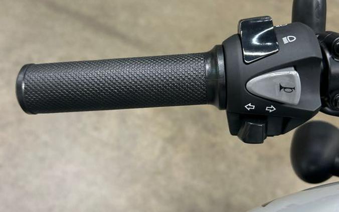 2026 Honda Rebel® 300 E-Clutch