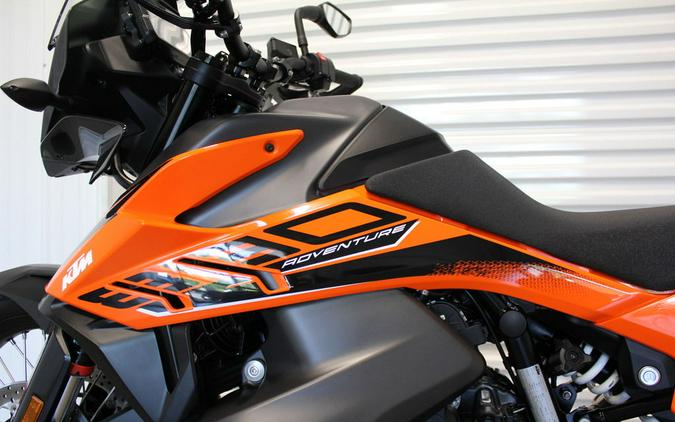 2022 KTM 890 Adventure