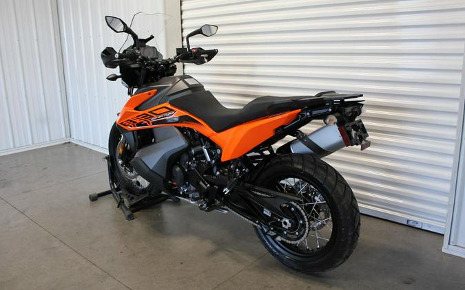 2022 KTM 890 Adventure