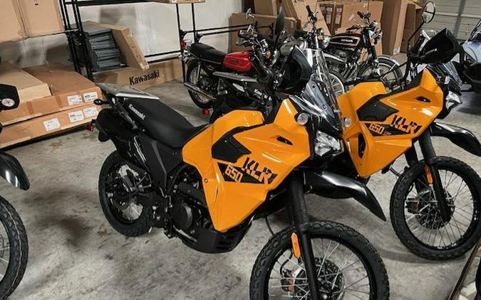 2026 KLR® 650 PEARL SOLAR YELLOW - Kawasaki