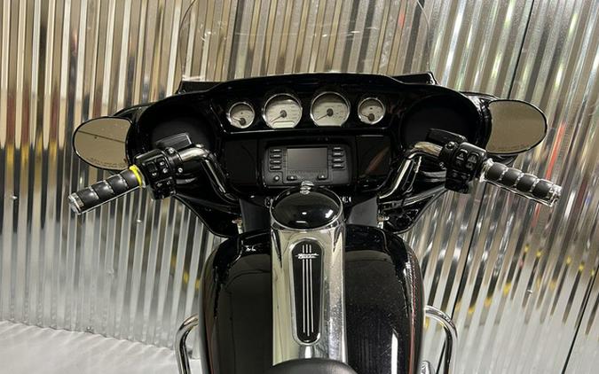 2017 Harley-Davidson Street Glide FLHX