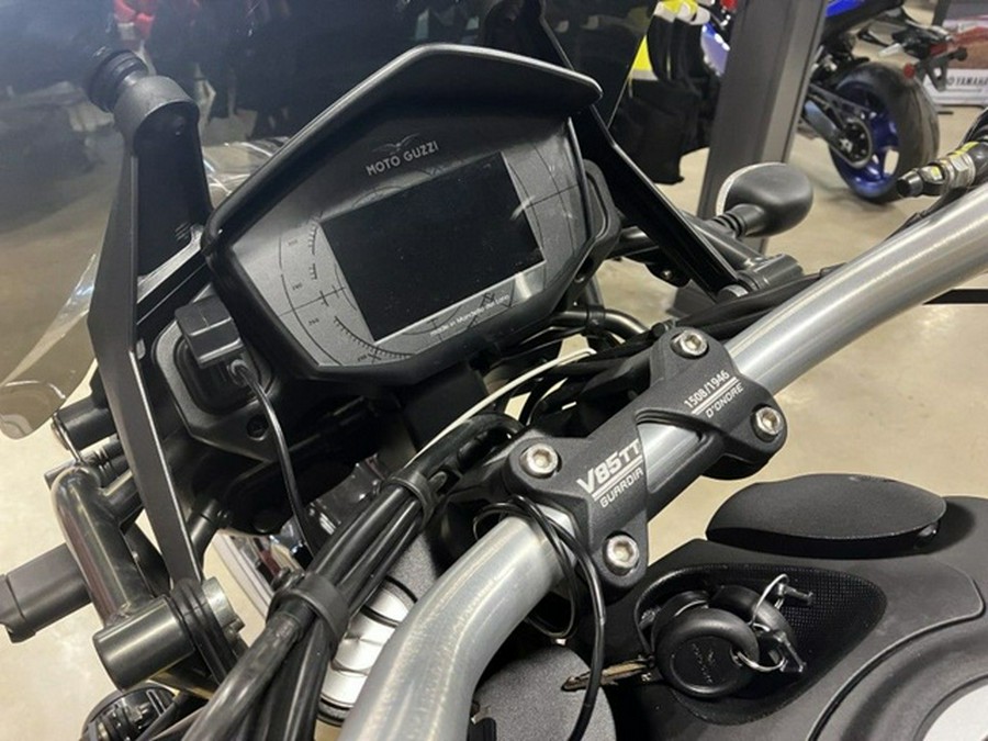 2023 Moto Guzzi V85 TT Guardia dOnore