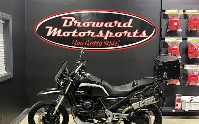 2023 Moto Guzzi V85 TT Guardia dOnore