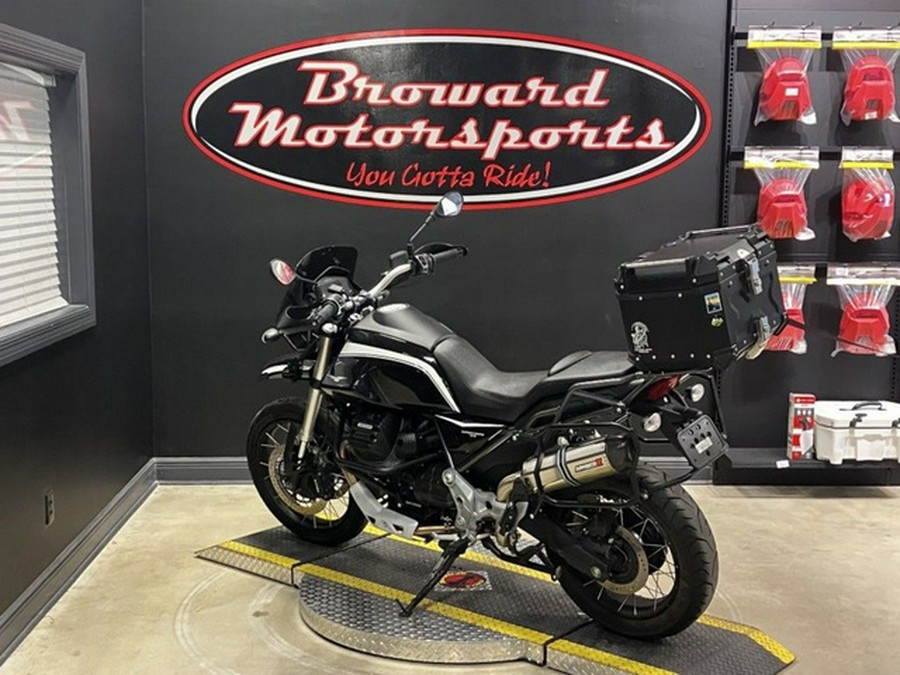 2023 Moto Guzzi V85 TT Guardia dOnore