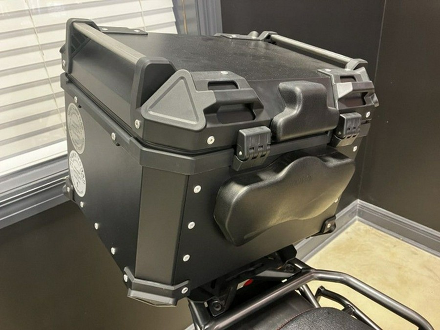 2023 Moto Guzzi V85 TT Guardia dOnore