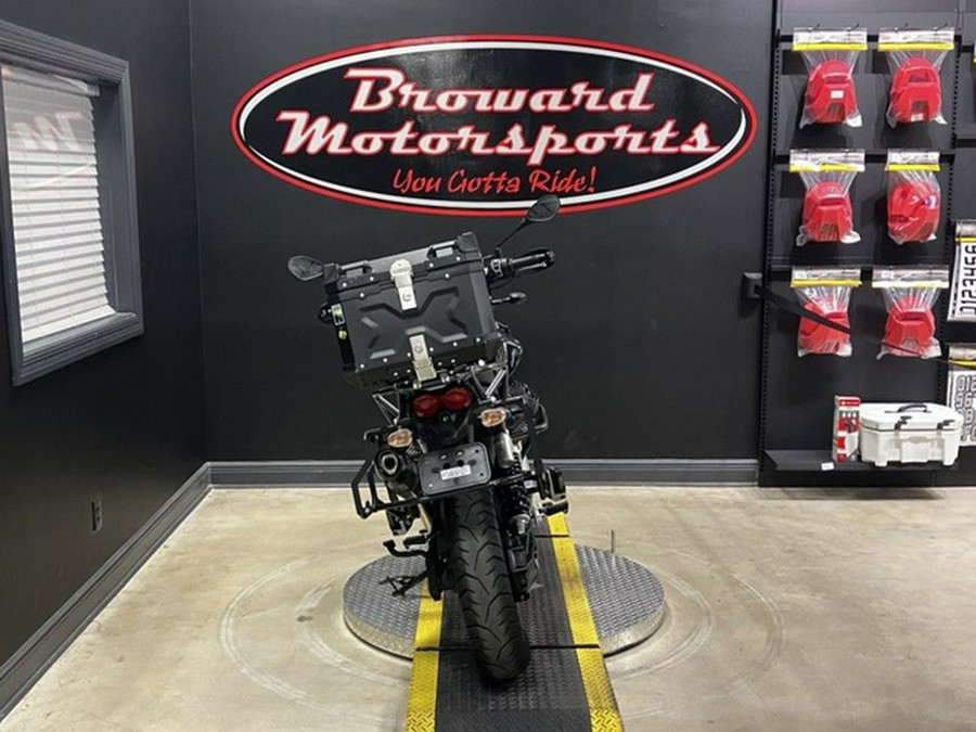 2023 Moto Guzzi V85 TT Guardia dOnore