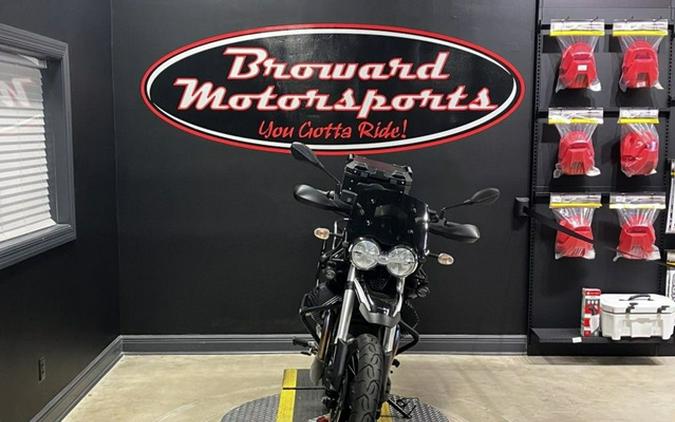2023 Moto Guzzi V85 TT Guardia dOnore