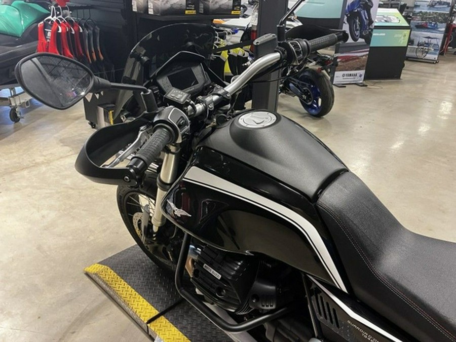 2023 Moto Guzzi V85 TT Guardia dOnore