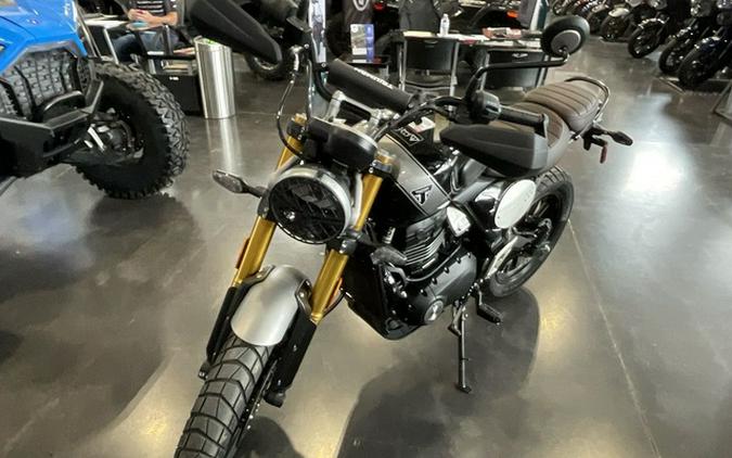 2025 Triumph Scrambler 400 X Phantom Black / Silver Ice