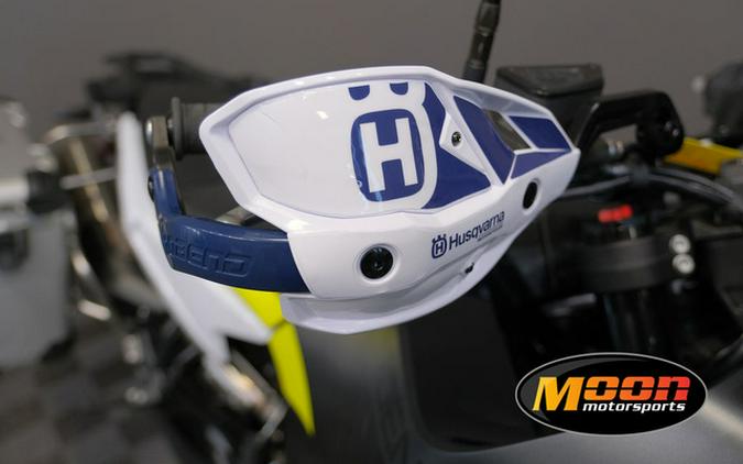 2023 Husqvarna Norden 901