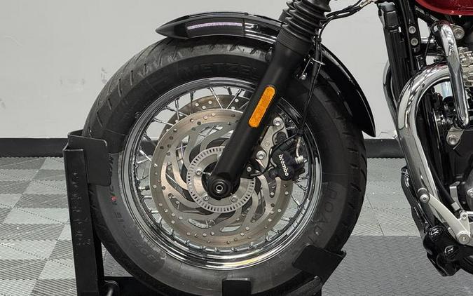 2025 Triumph Bonneville Speedmaster Snowdonia / Cranberry Red