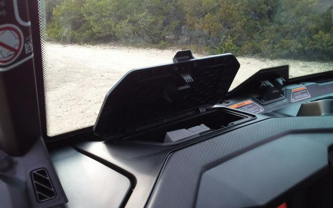 2026 Can-Am Defender MAX XT CAB HD11