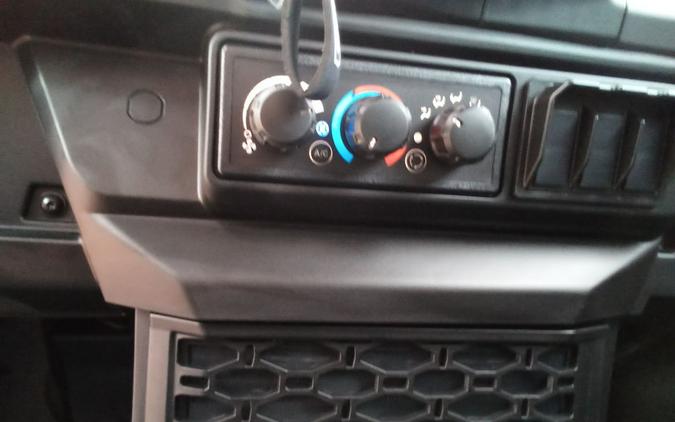 2026 Can-Am Defender MAX XT CAB HD11