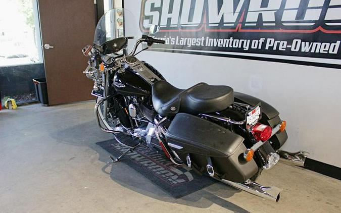 2006 Harley-Davidson® FLHRCI - Road King® Classic