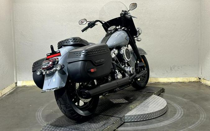 2026 Harley-Davidson® Heritage Classic® DRK BILIARD GRY