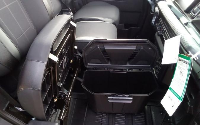 2026 Can-Am Defender MAX XT CAB HD11