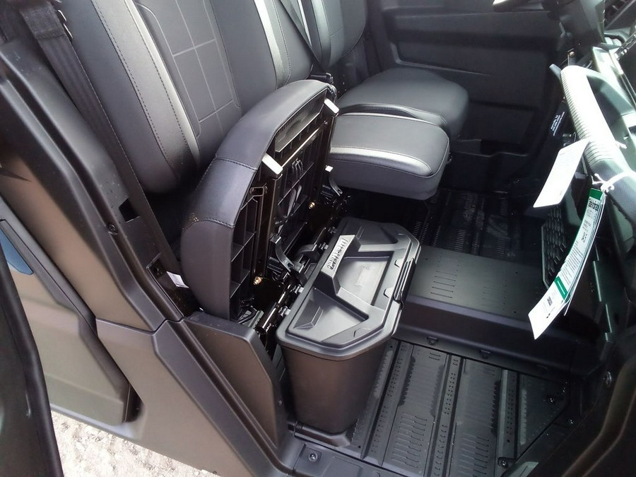 2026 Can-Am Defender MAX XT CAB HD11