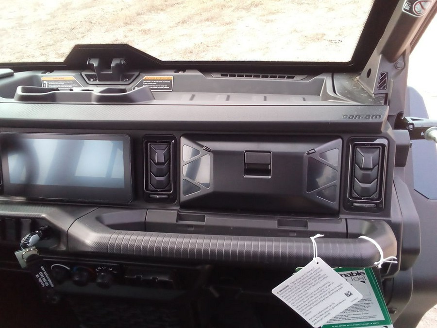 2026 Can-Am Defender MAX XT CAB HD11