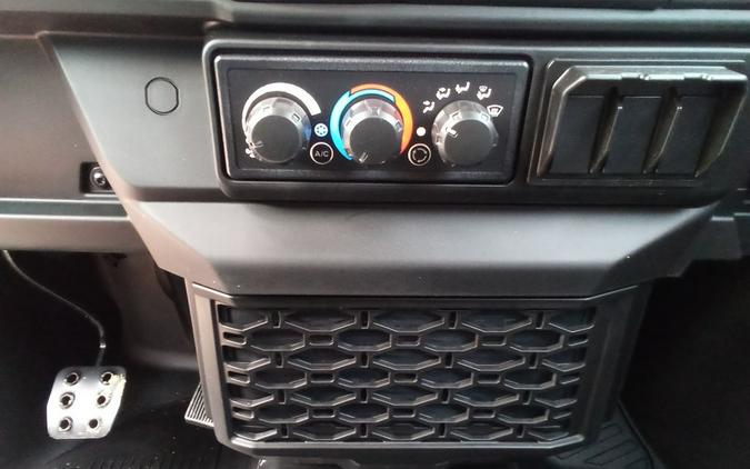 2026 Can-Am Defender MAX XT CAB HD11