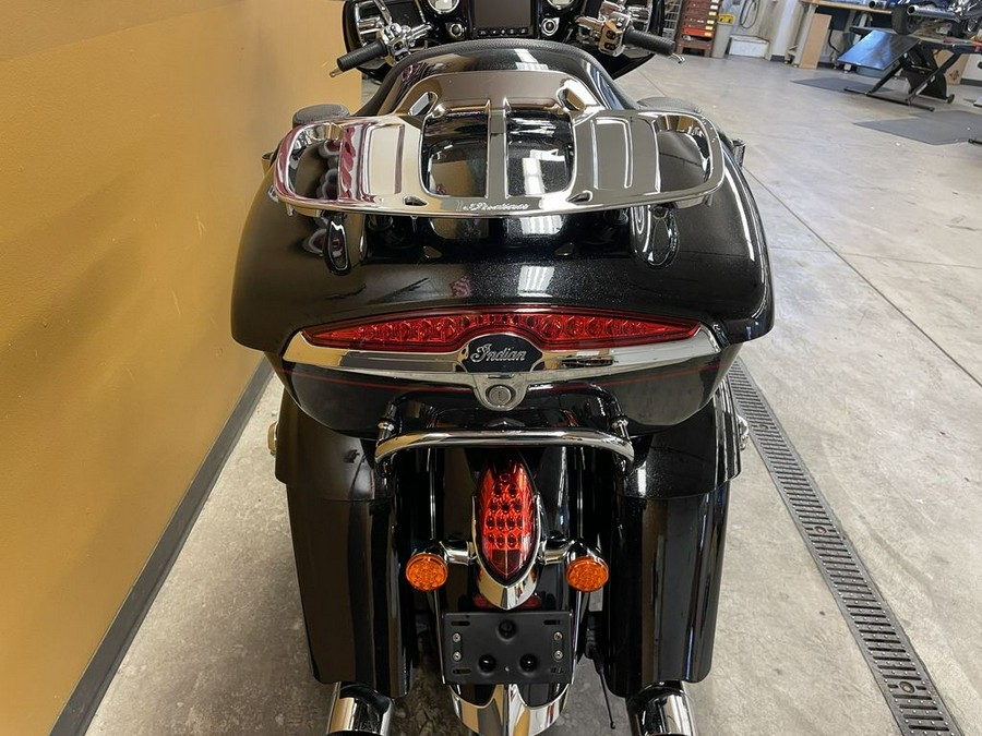 2020 Indian Motorcycle® Roadmaster® Elite Thunder Black Vivid Crystal Over Gunmetal Flake