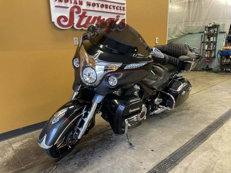 2020 Indian Motorcycle® Roadmaster® Elite Thunder Black Vivid Crystal Over Gunmetal Flake