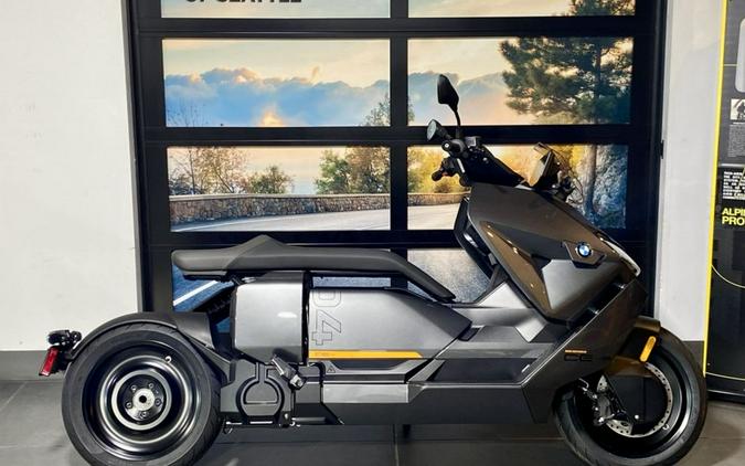 2023 BMW CE 04 Review [Urban Electric Commuter Scooter]