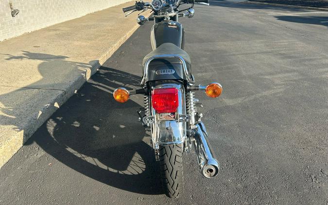 2015 Yamaha SR400 Base