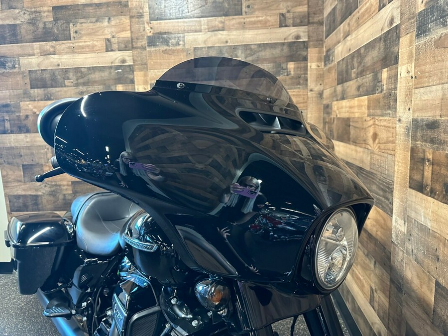 2018 Harley-Davidson Street Glide Special Vivid Black FLHXS